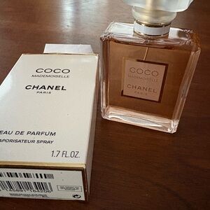 CHANEL Coco Mademoiselle Eau de Parfum - Luxurious Gold and White